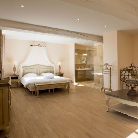 Le Cara - 4 Appartements Calmes Et Chics Au Coeur De Beaune Бон Стая снимка