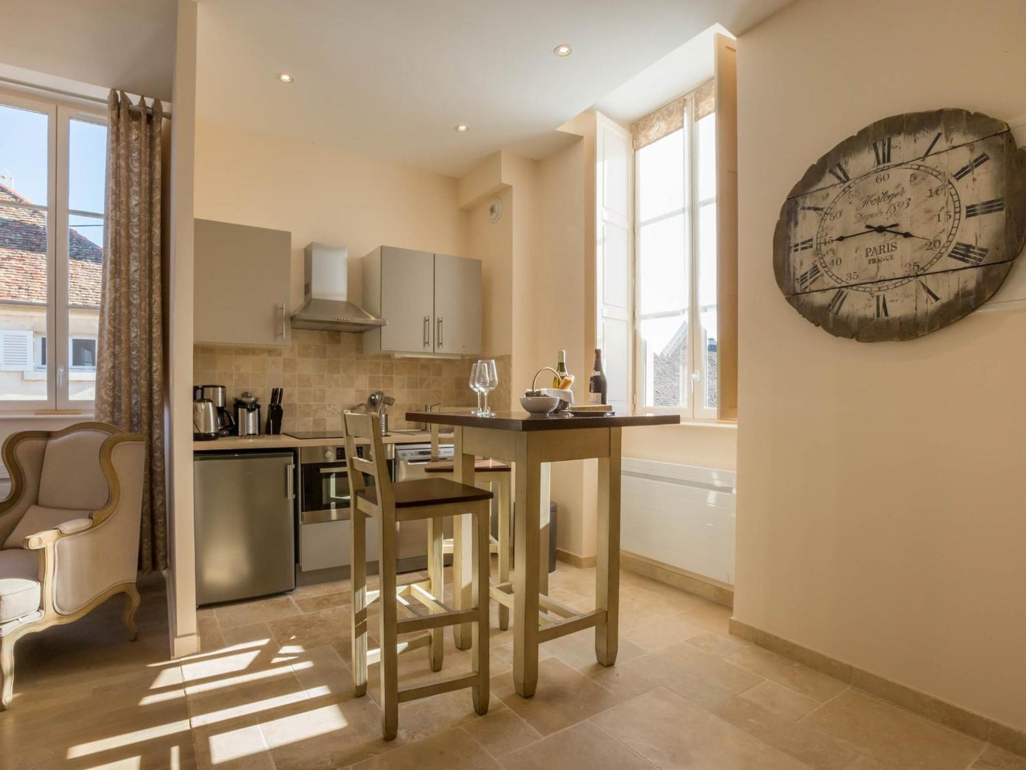 Le Cara - 4 Appartements Calmes Et Chics Au Coeur De Beaune Бон Стая снимка