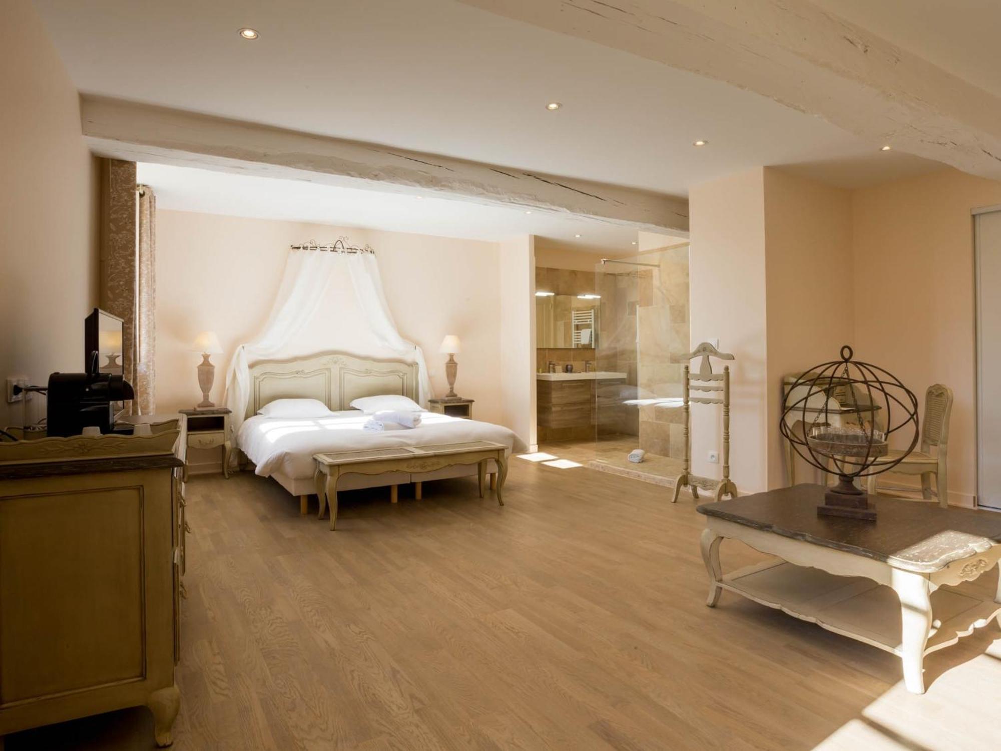 Le Cara - 4 Appartements Calmes Et Chics Au Coeur De Beaune Бон Стая снимка