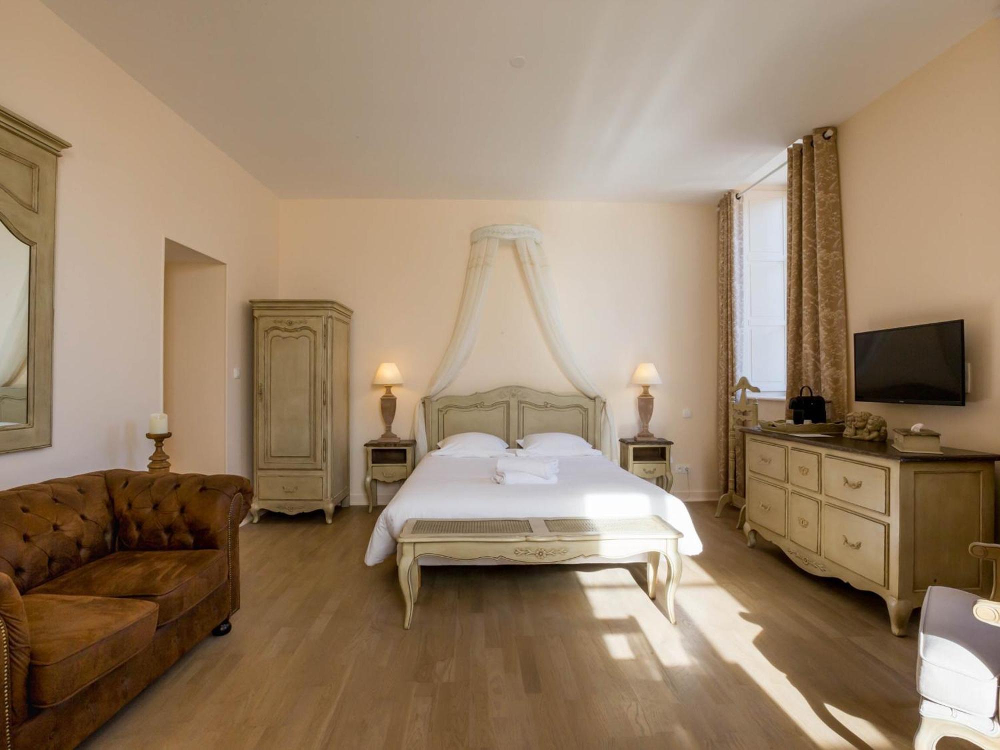 Le Cara - 4 Appartements Calmes Et Chics Au Coeur De Beaune Бон Стая снимка