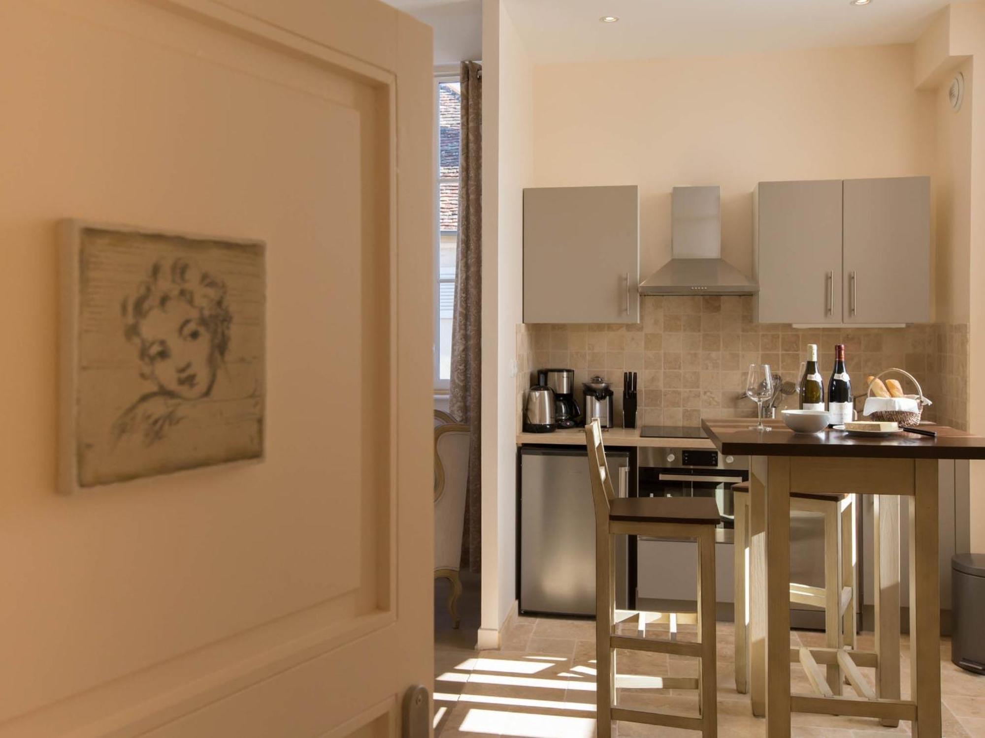 Le Cara - 4 Appartements Calmes Et Chics Au Coeur De Beaune Бон Стая снимка