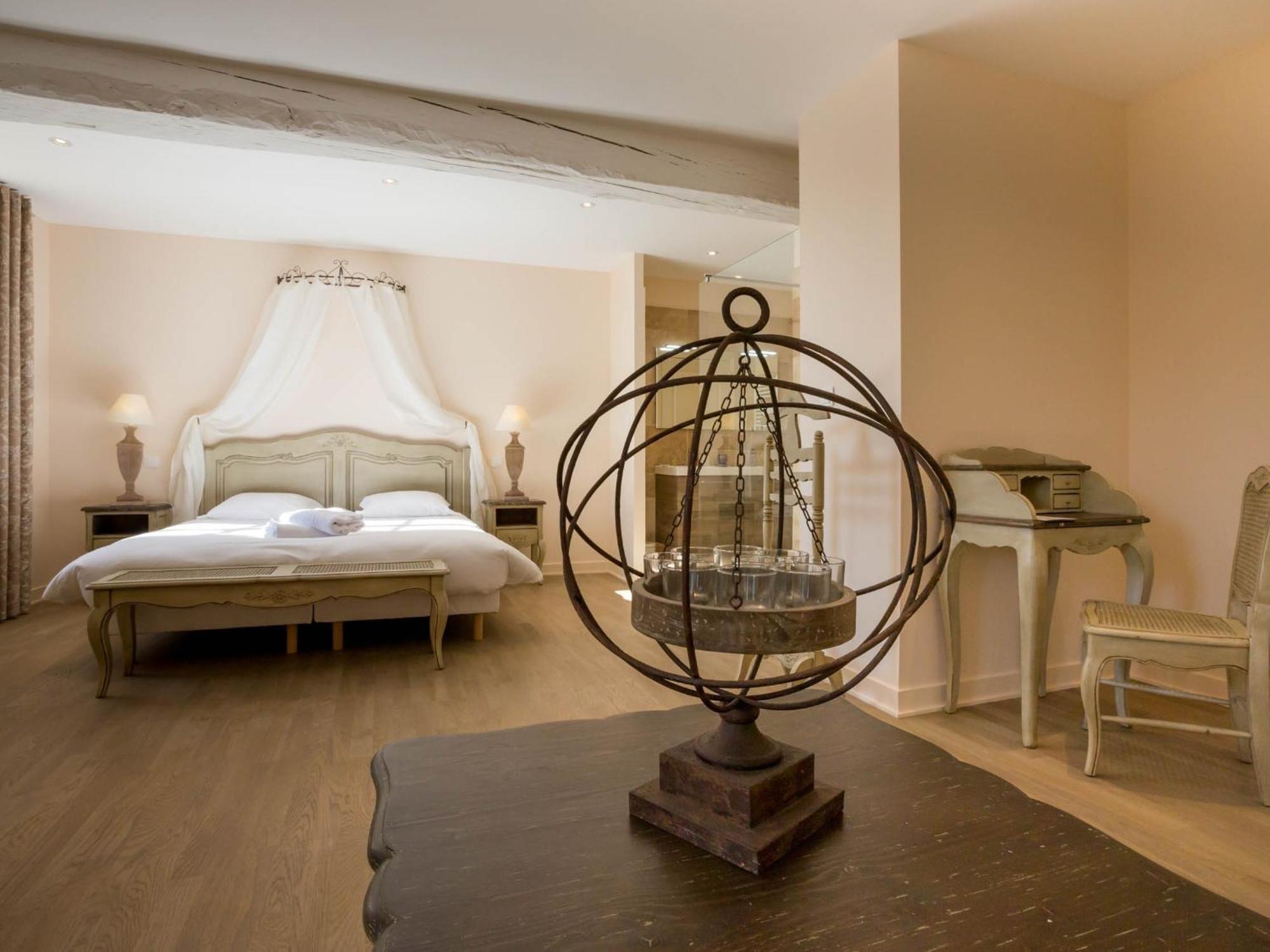 Le Cara - 4 Appartements Calmes Et Chics Au Coeur De Beaune Бон Стая снимка