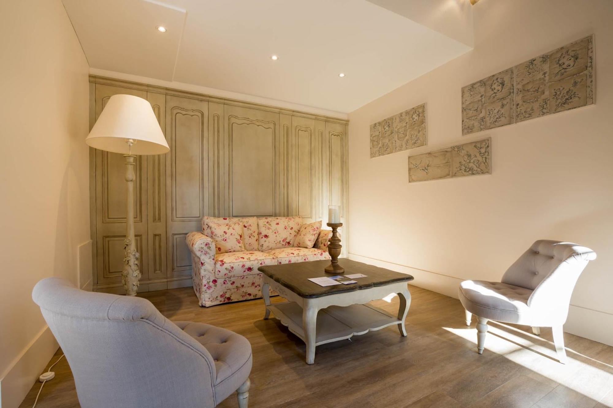 Le Cara - 4 Appartements Calmes Et Chics Au Coeur De Beaune Бон Стая снимка