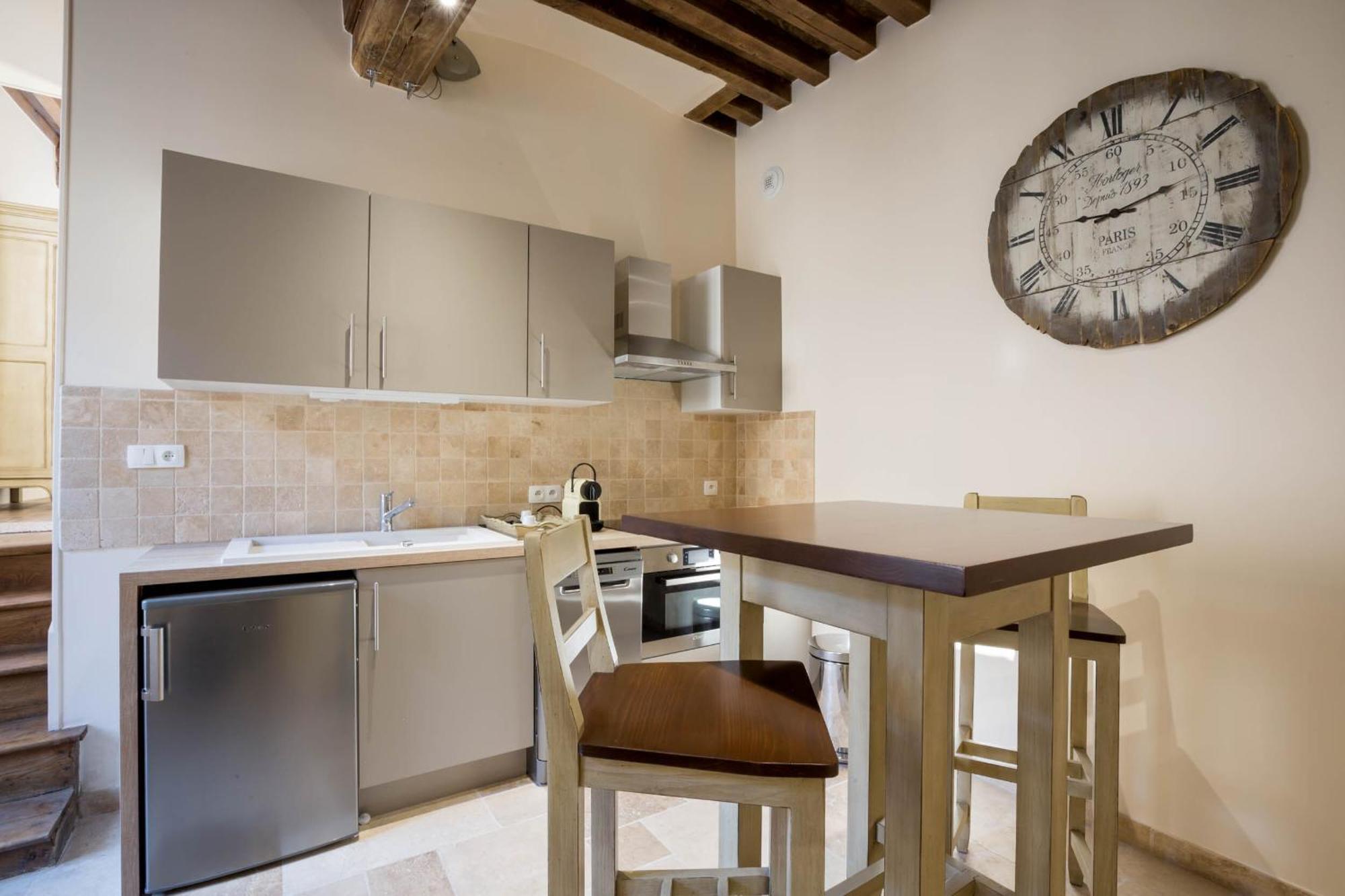 Le Cara - 4 Appartements Calmes Et Chics Au Coeur De Beaune Бон Стая снимка