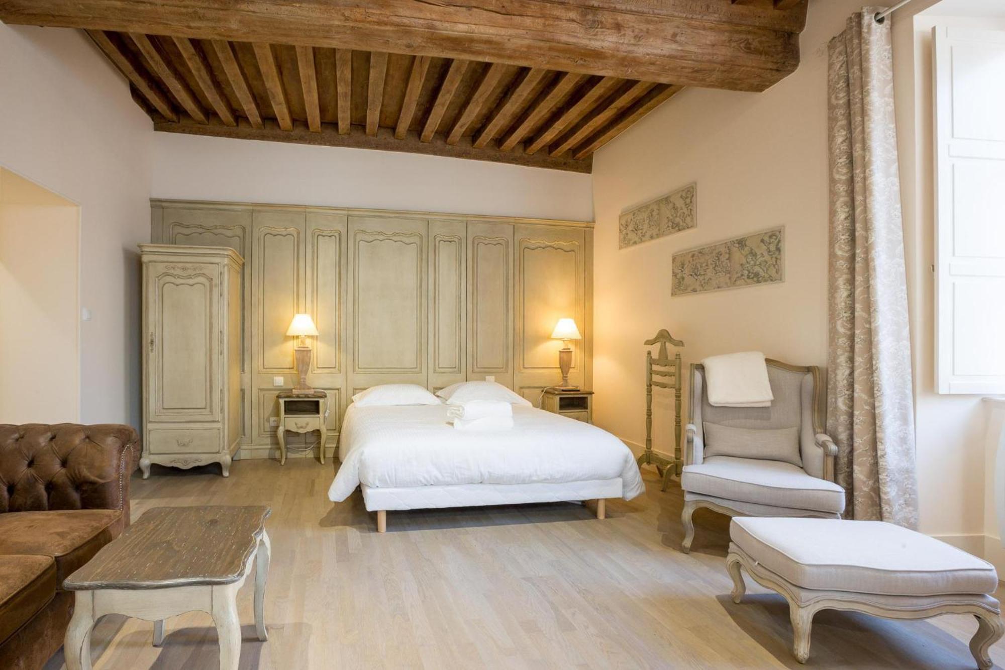 Le Cara - 4 Appartements Calmes Et Chics Au Coeur De Beaune Бон Стая снимка