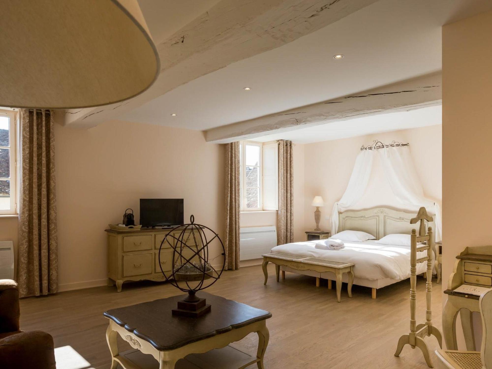 Le Cara - 4 Appartements Calmes Et Chics Au Coeur De Beaune Бон Стая снимка