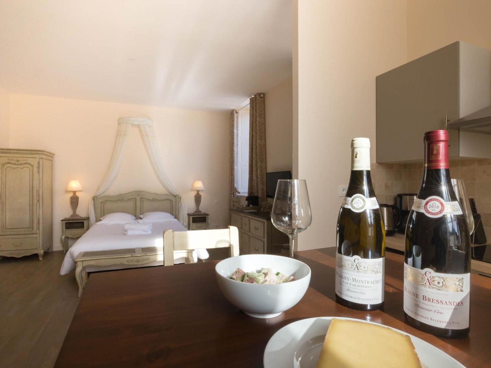 Le Cara - 4 Appartements Calmes Et Chics Au Coeur De Beaune Бон Стая снимка