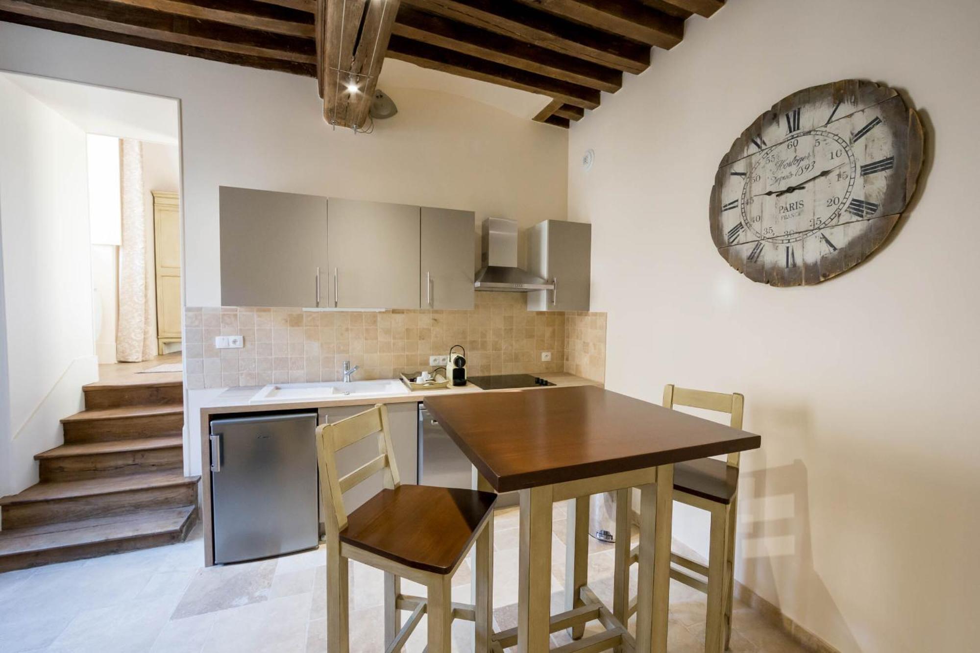 Le Cara - 4 Appartements Calmes Et Chics Au Coeur De Beaune Бон Стая снимка
