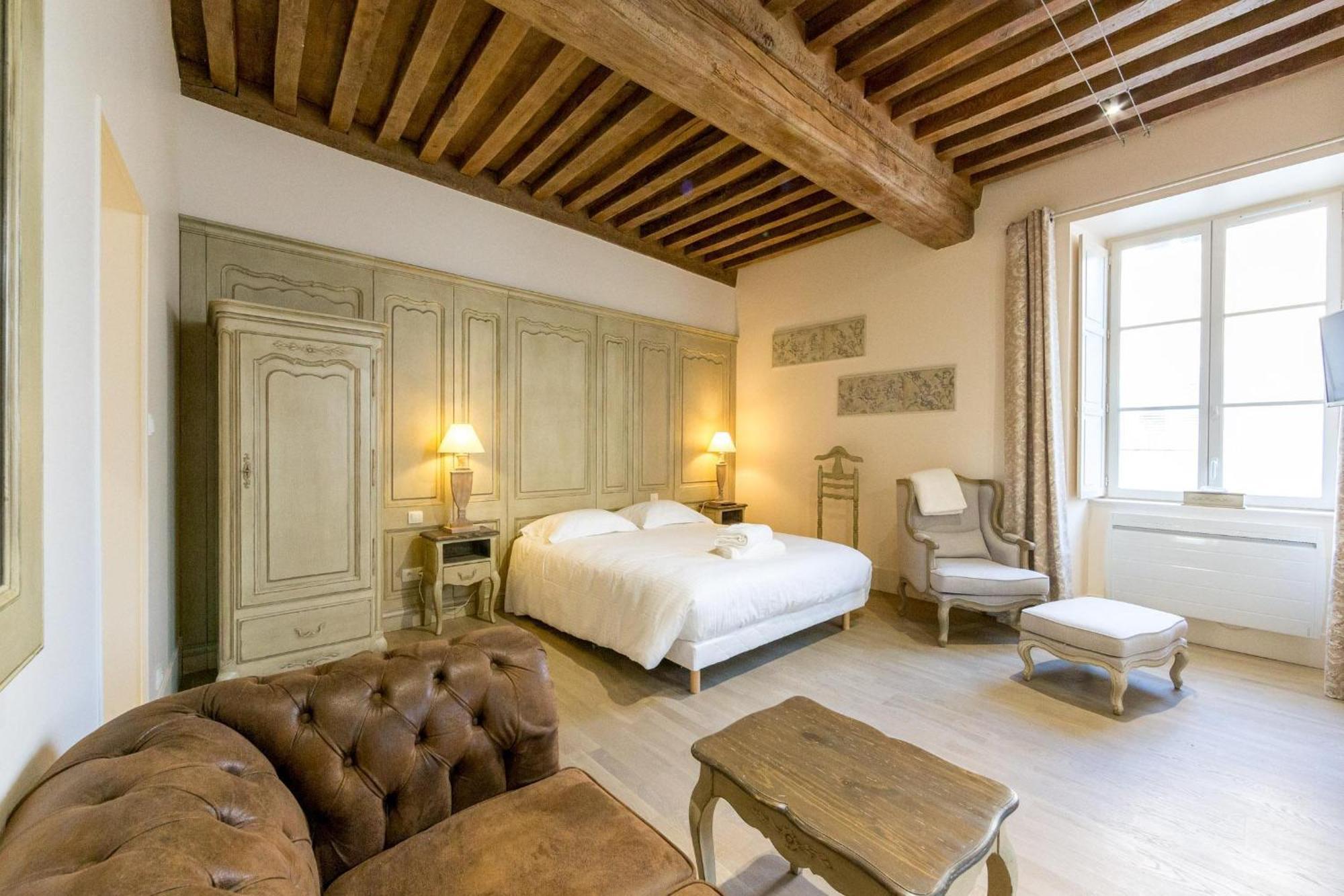 Le Cara - 4 Appartements Calmes Et Chics Au Coeur De Beaune Бон Стая снимка