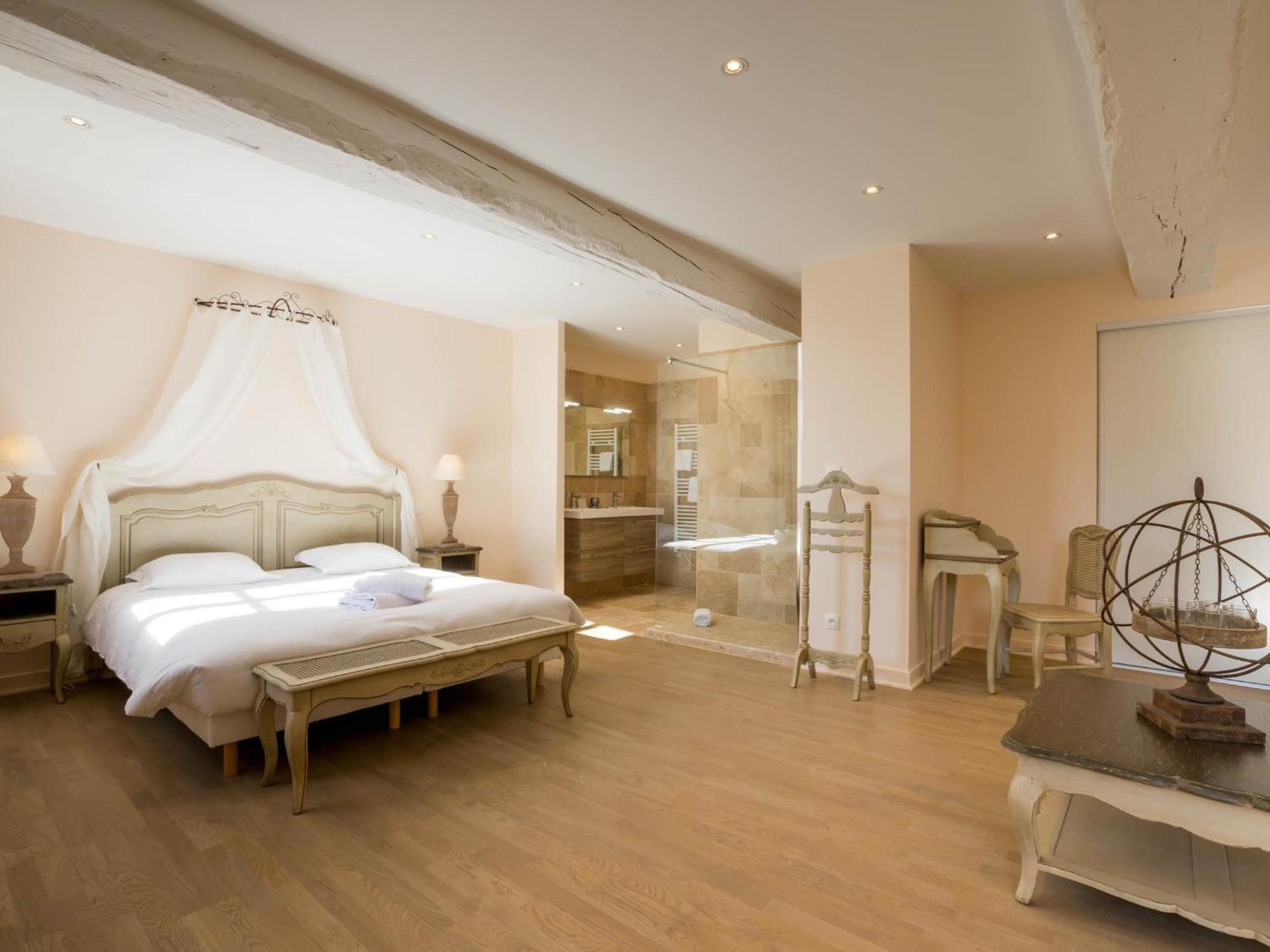 Le Cara - 4 Appartements Calmes Et Chics Au Coeur De Beaune Бон Стая снимка