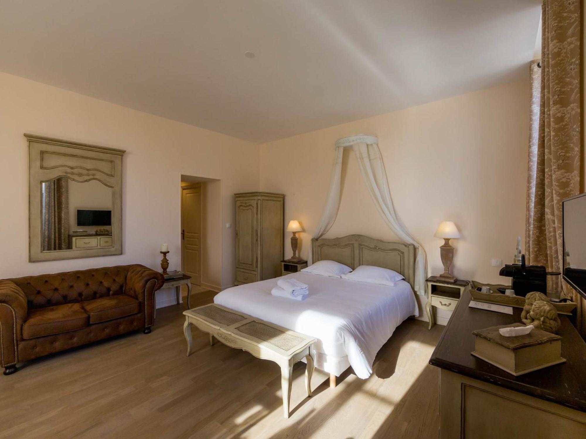 Le Cara - 4 Appartements Calmes Et Chics Au Coeur De Beaune Бон Стая снимка