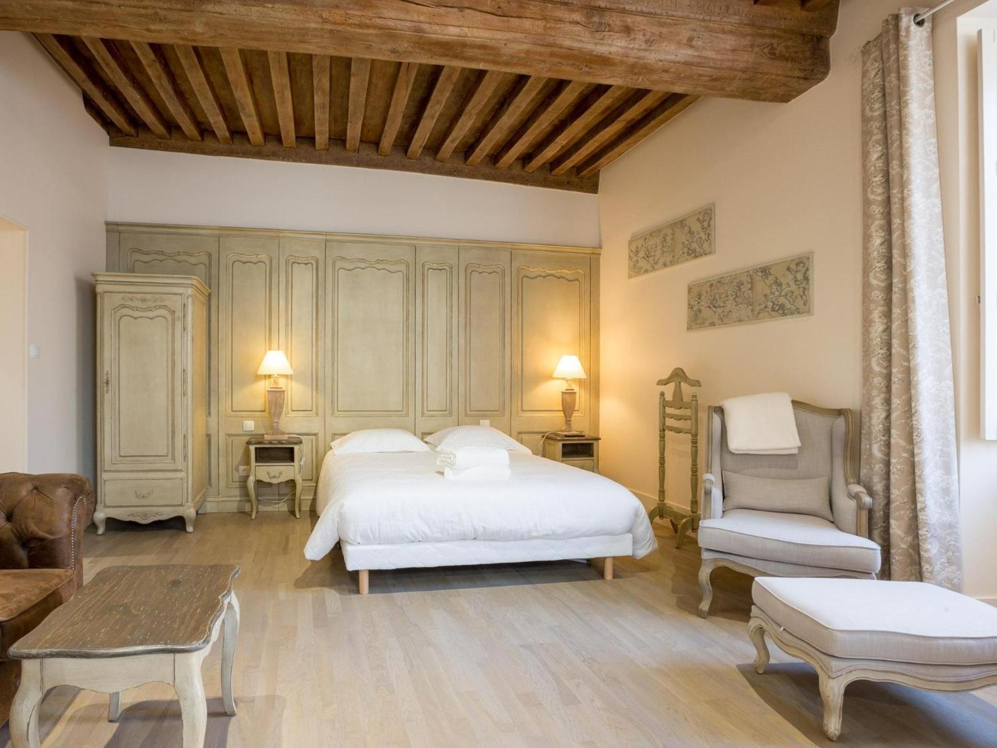 Le Cara - 4 Appartements Calmes Et Chics Au Coeur De Beaune Бон Стая снимка