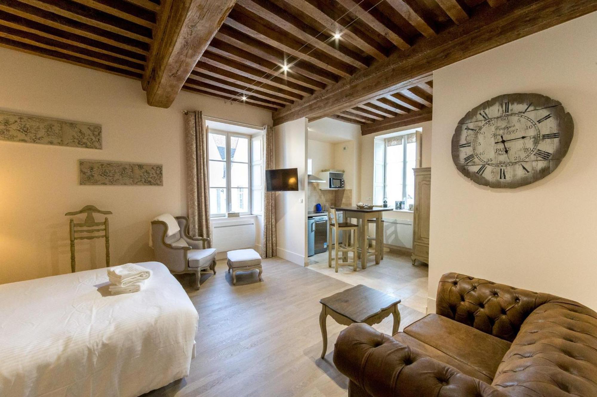 Le Cara - 4 Appartements Calmes Et Chics Au Coeur De Beaune Бон Стая снимка